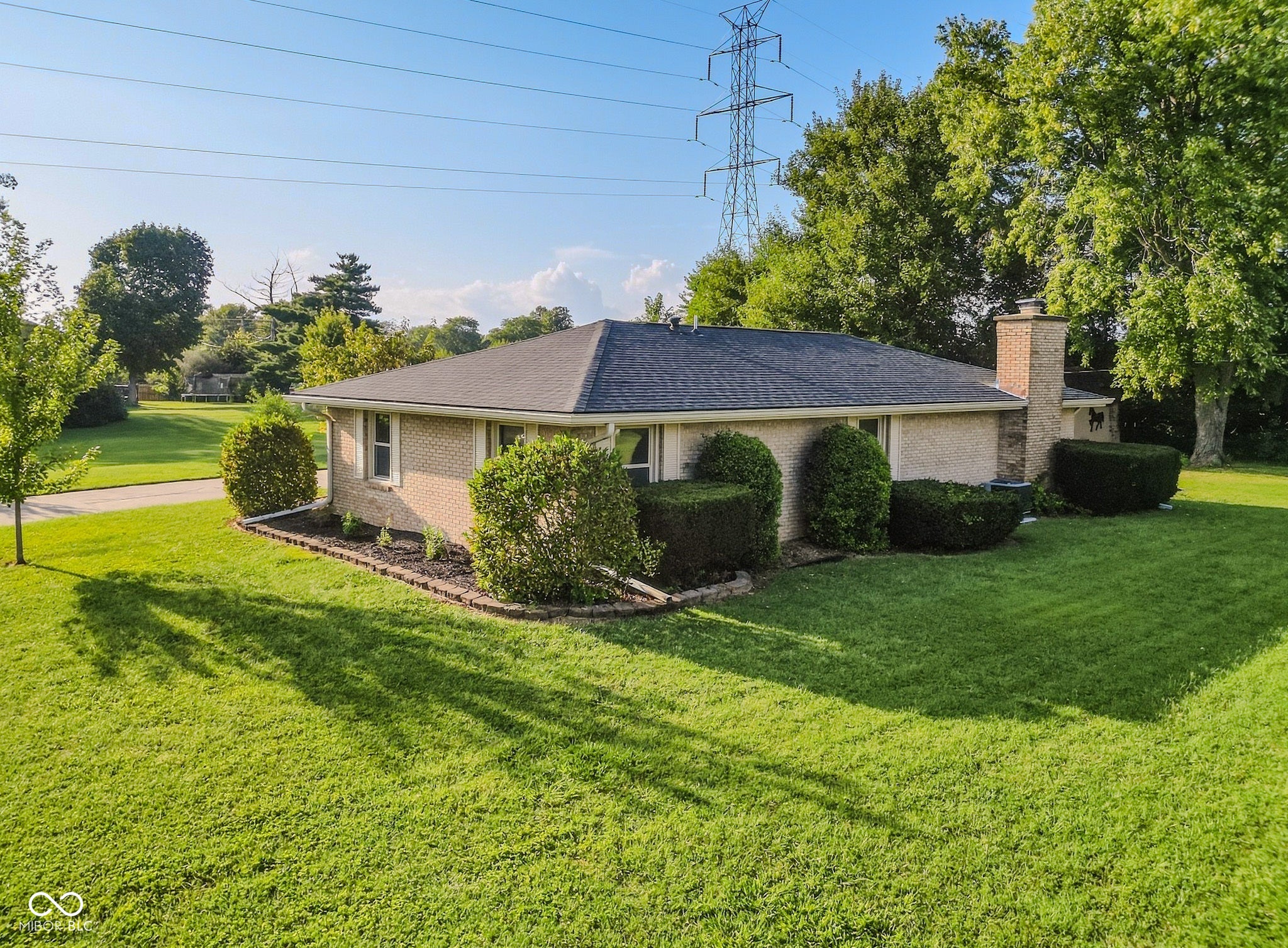 4860 Woodcrest Drive