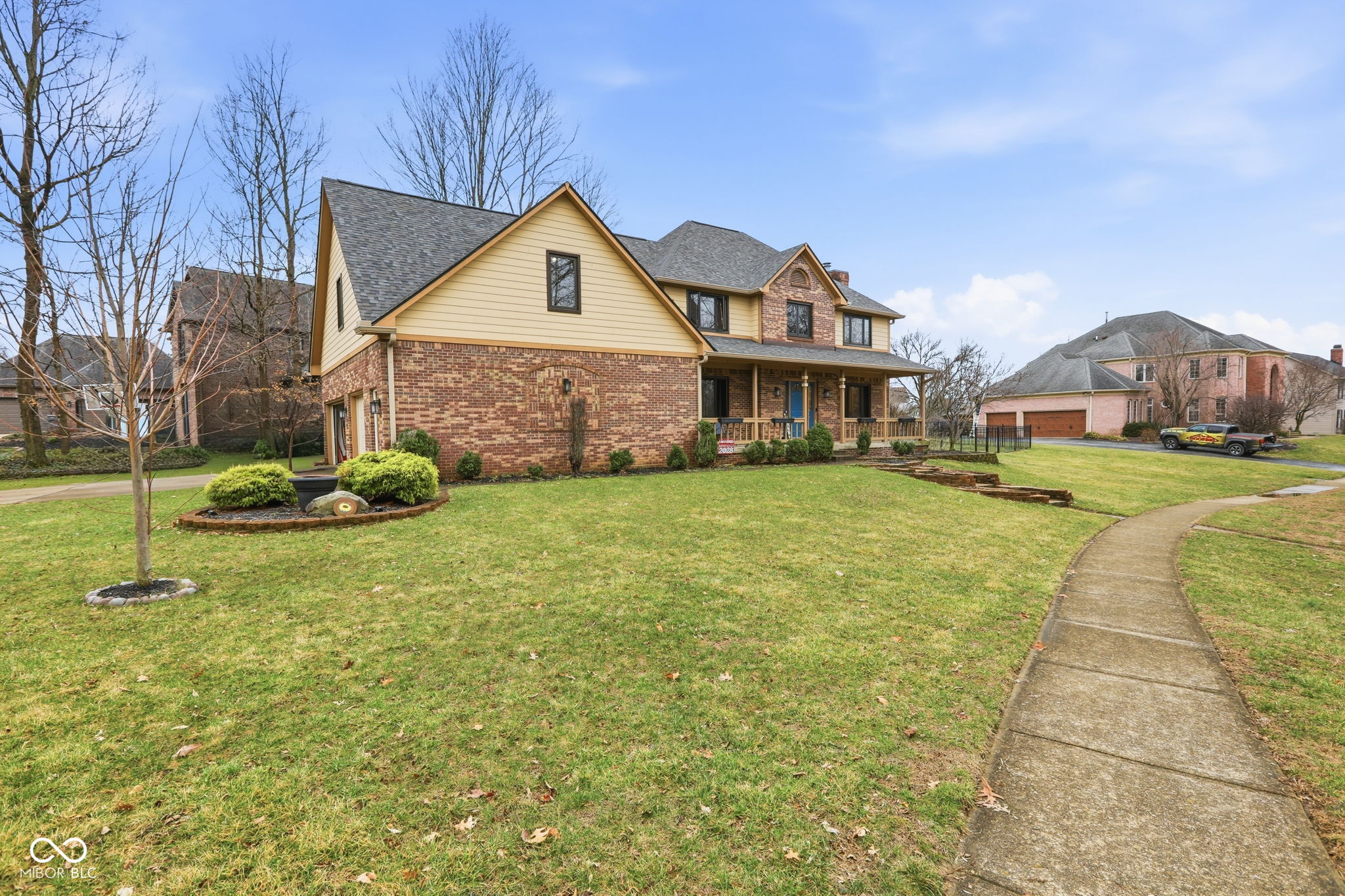 8848 Classic Circle
