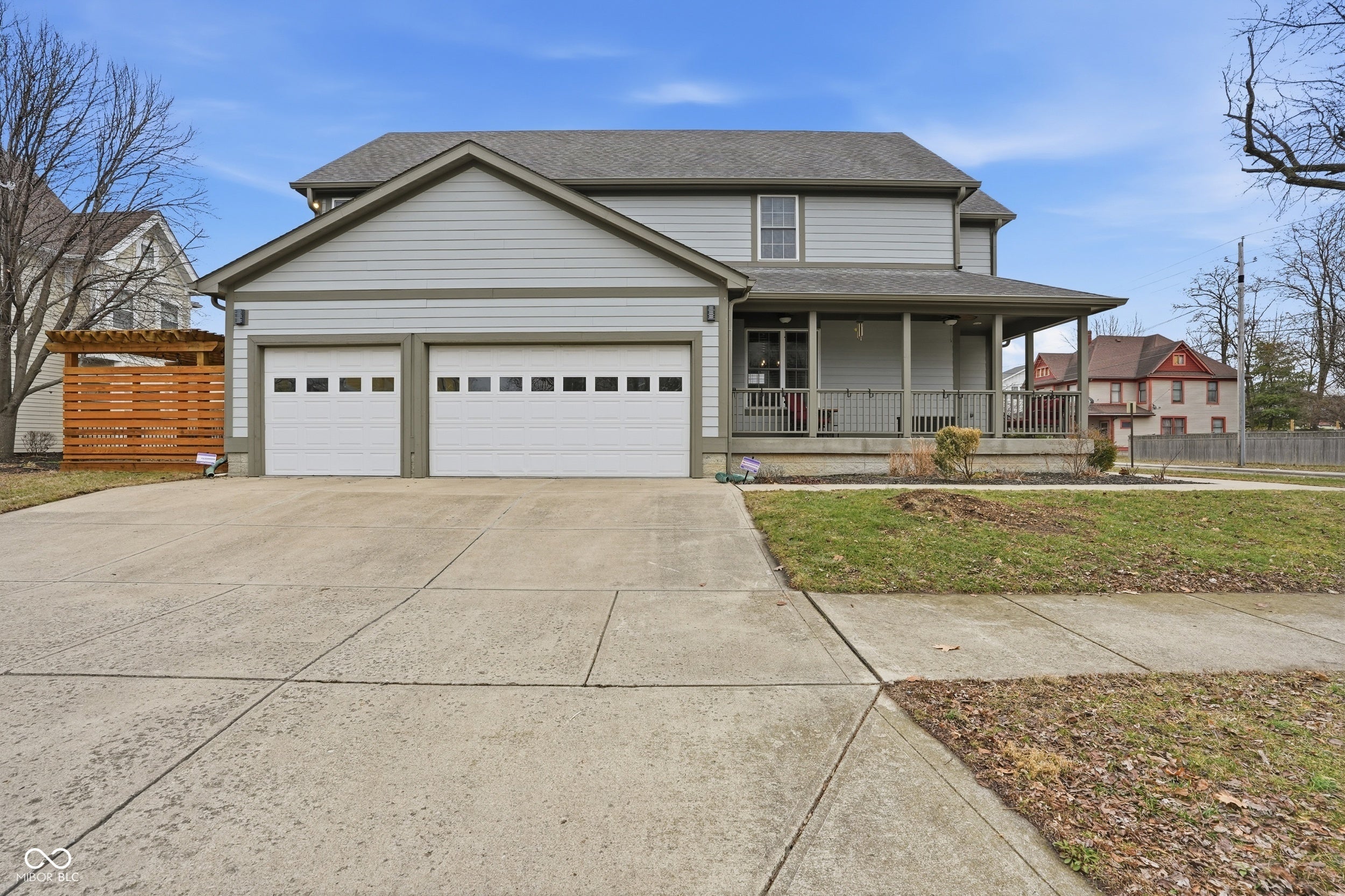648 E 25th Street
