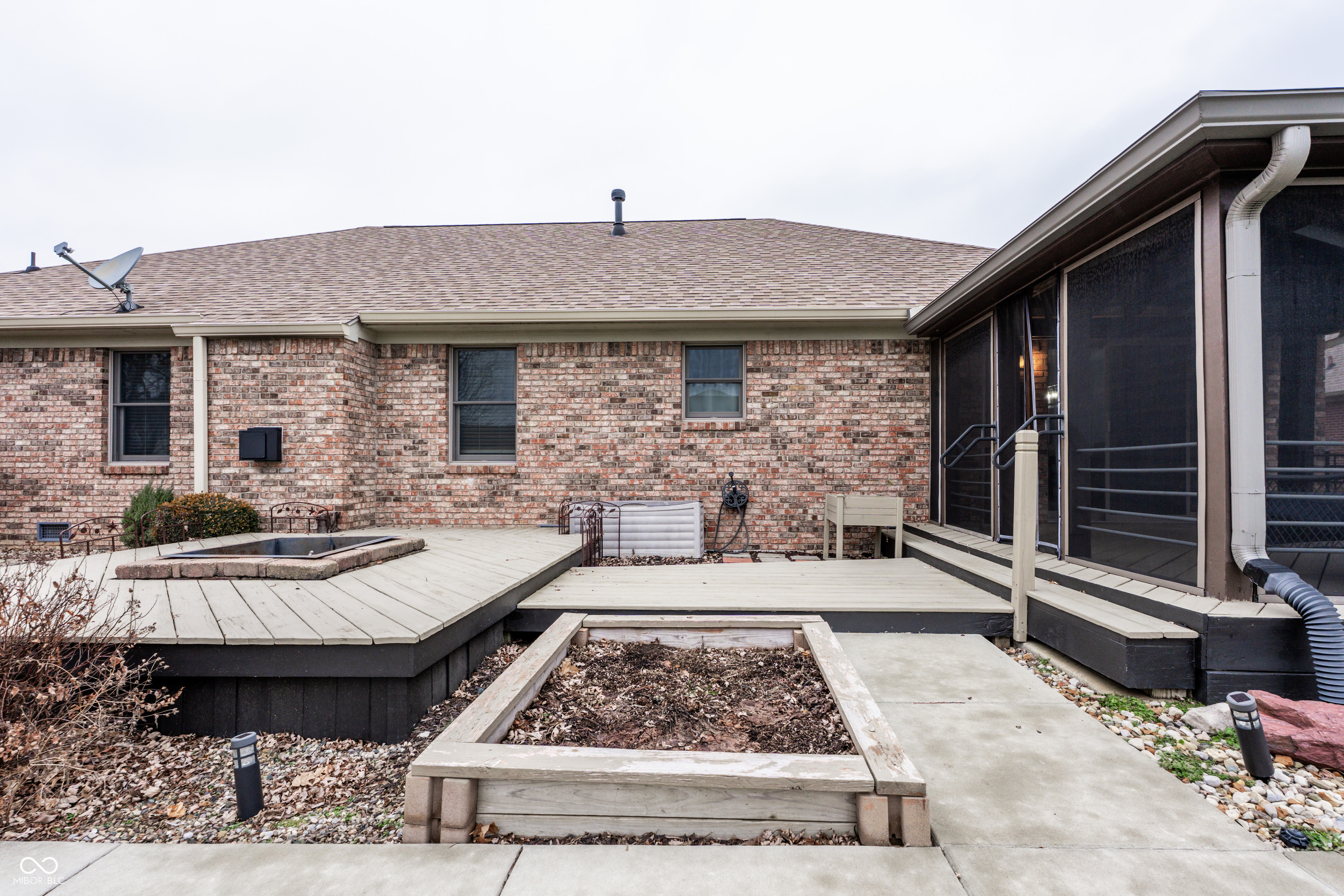 6475 Fieldstream Drive