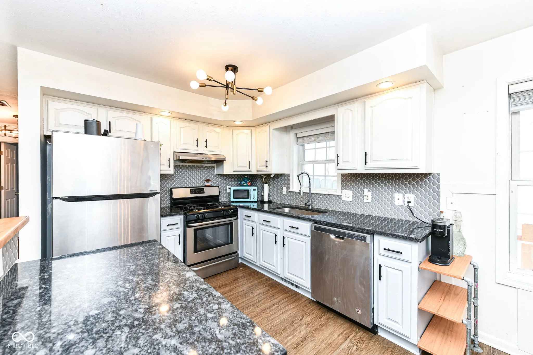 Indianapolis, Indiana 46203, United States, 3 Bedrooms Bedrooms, ,2 BathroomsBathrooms,Residential,Pending,17402