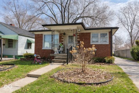 Photo of 1705 Winfield Avenue, Indianapolis, IN 46222 (MLS # 22091704)