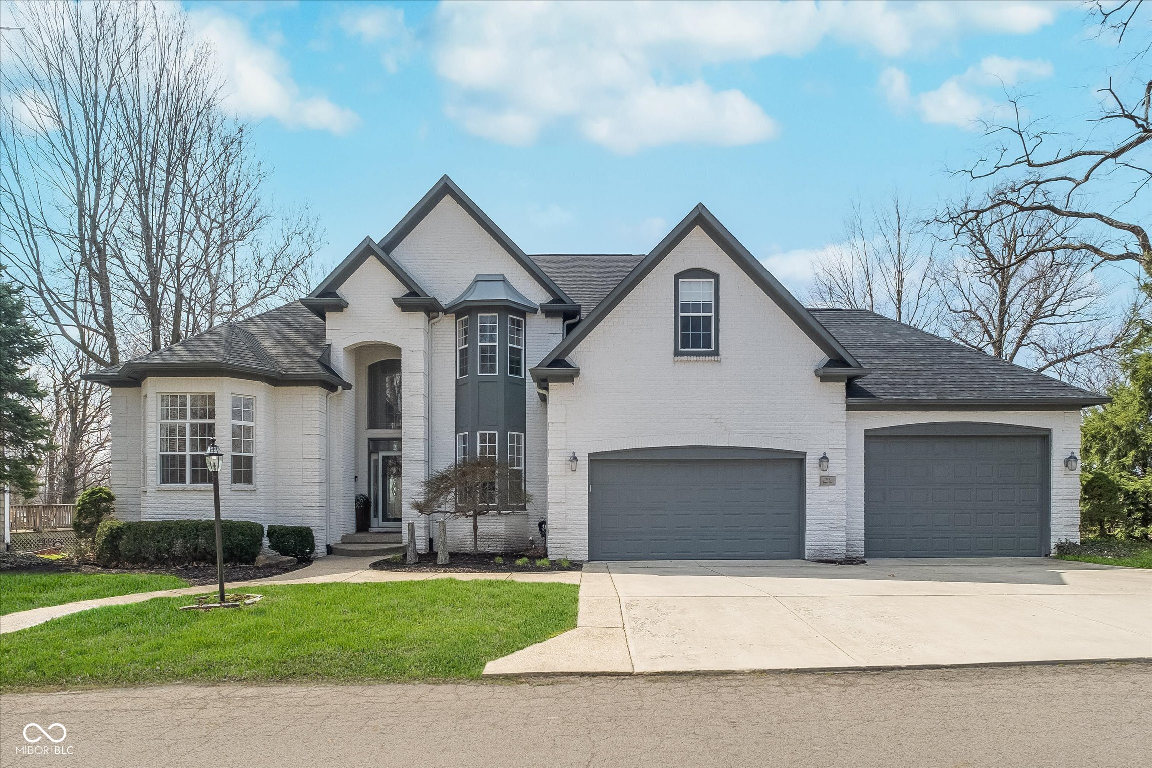 219 Surrey Hill