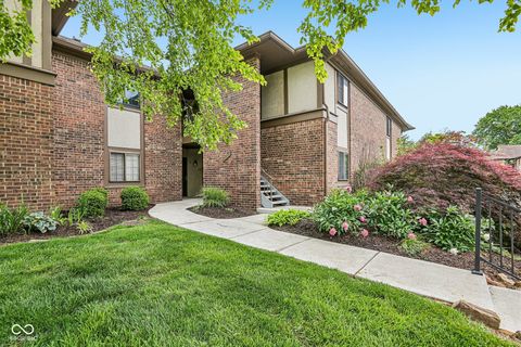 Photo of 2222 Rome Drive #B, Indianapolis, IN 46228 (MLS # 22102736)