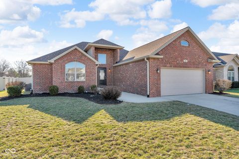 Photo of 2565 Coneflower Court, Columbus, IN 47201 (MLS # 22076094)