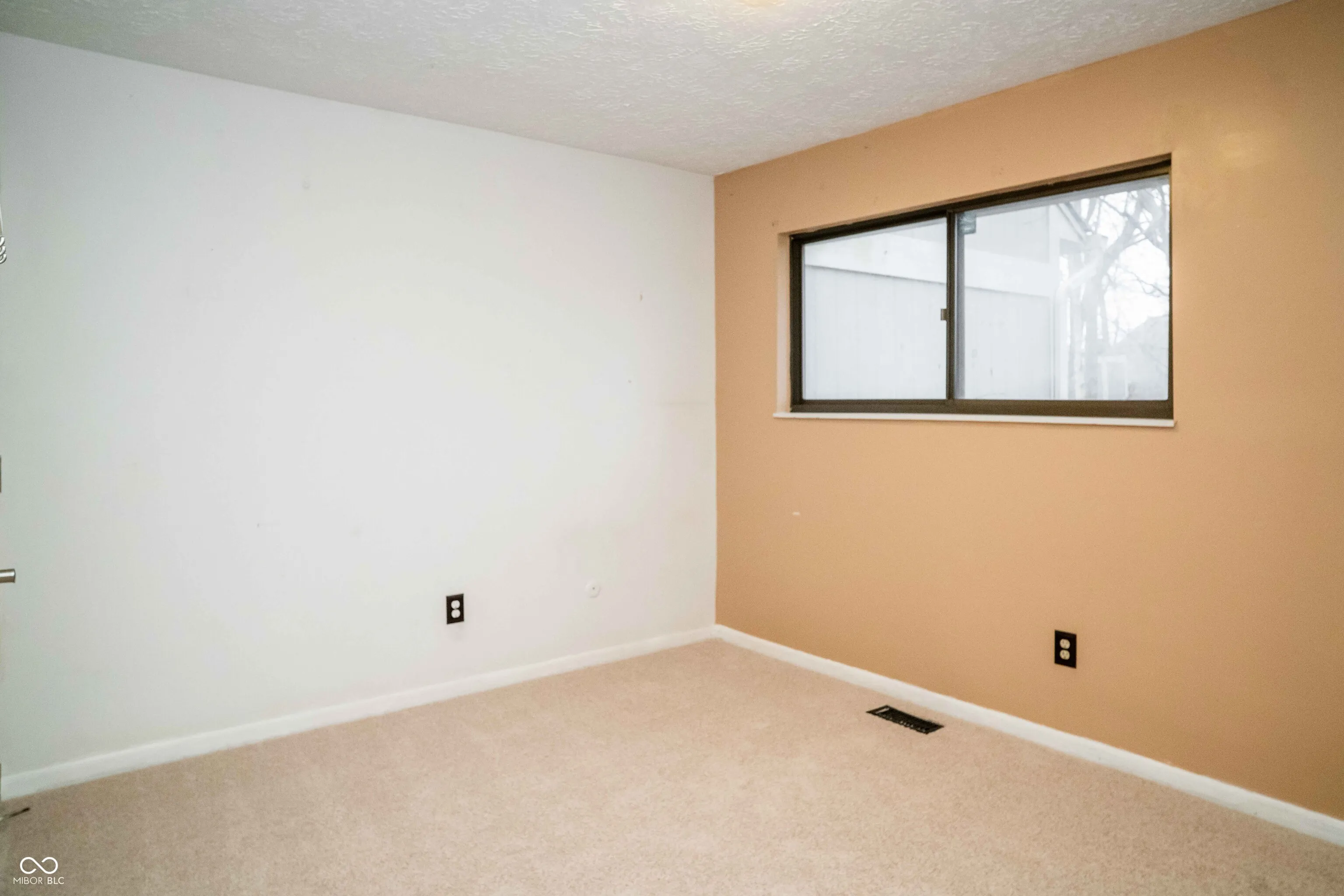 Indianapolis, Indiana 46237, United States, 2 Bedrooms Bedrooms, ,2 BathroomsBathrooms,Residential,Active,82305