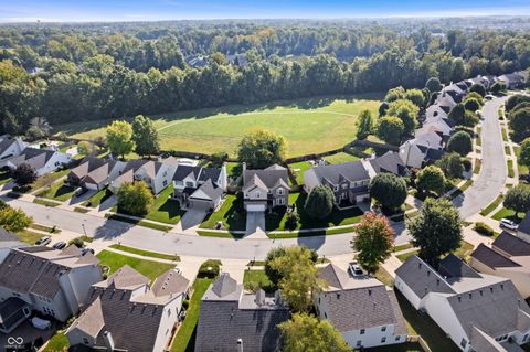Photo of 7265 Sycamore Run Drive, Indianapolis, IN 46237 (MLS # 22060573)