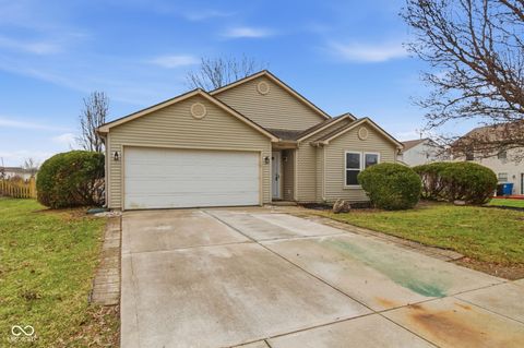 Photo of 10055 Weeping Cherry Drive, Fishers, IN 46038 (MLS # 22079097)
