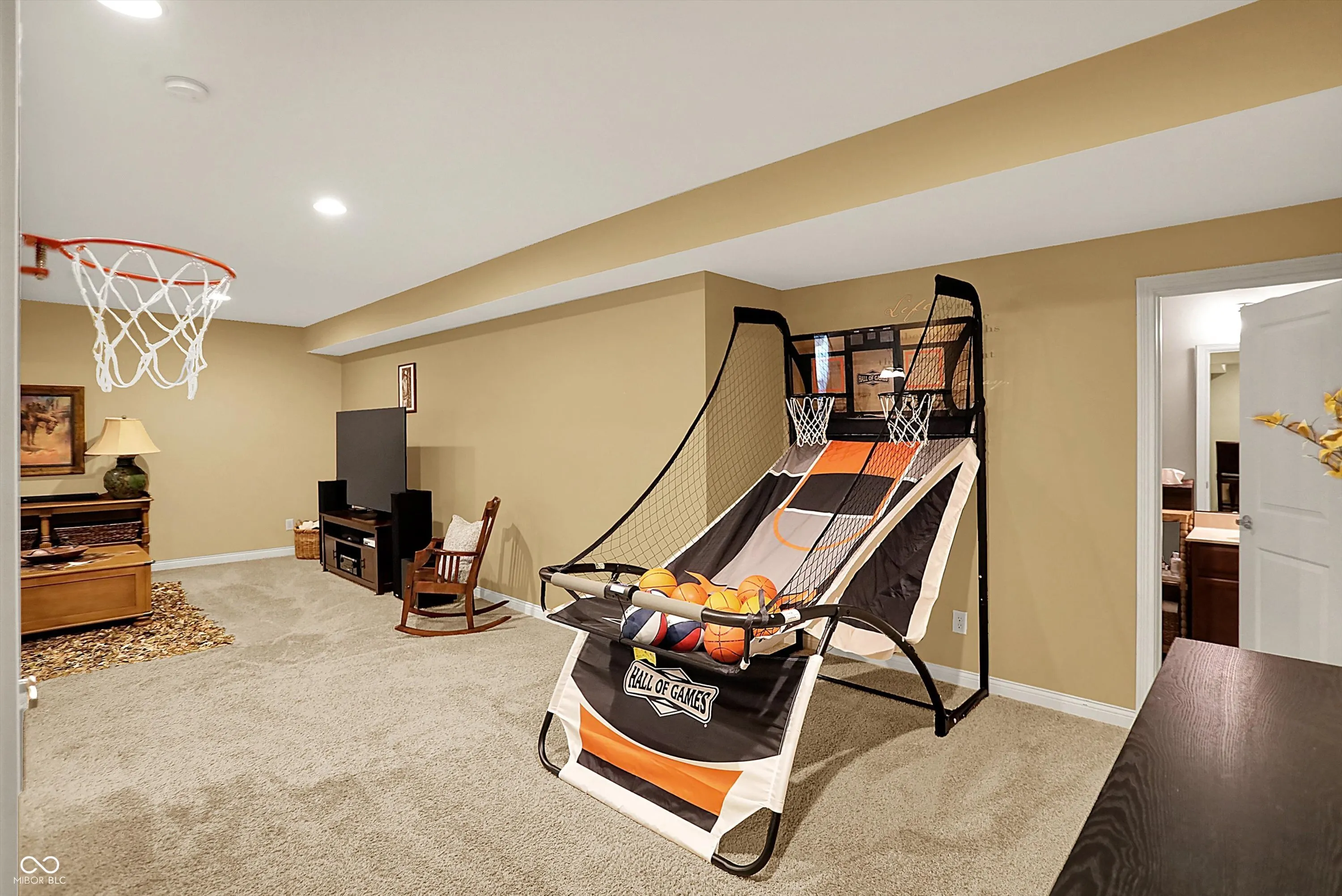 Fishers, Indiana 46037, United States, 5 Bedrooms Bedrooms, ,5 BathroomsBathrooms,Residential,Active,214028