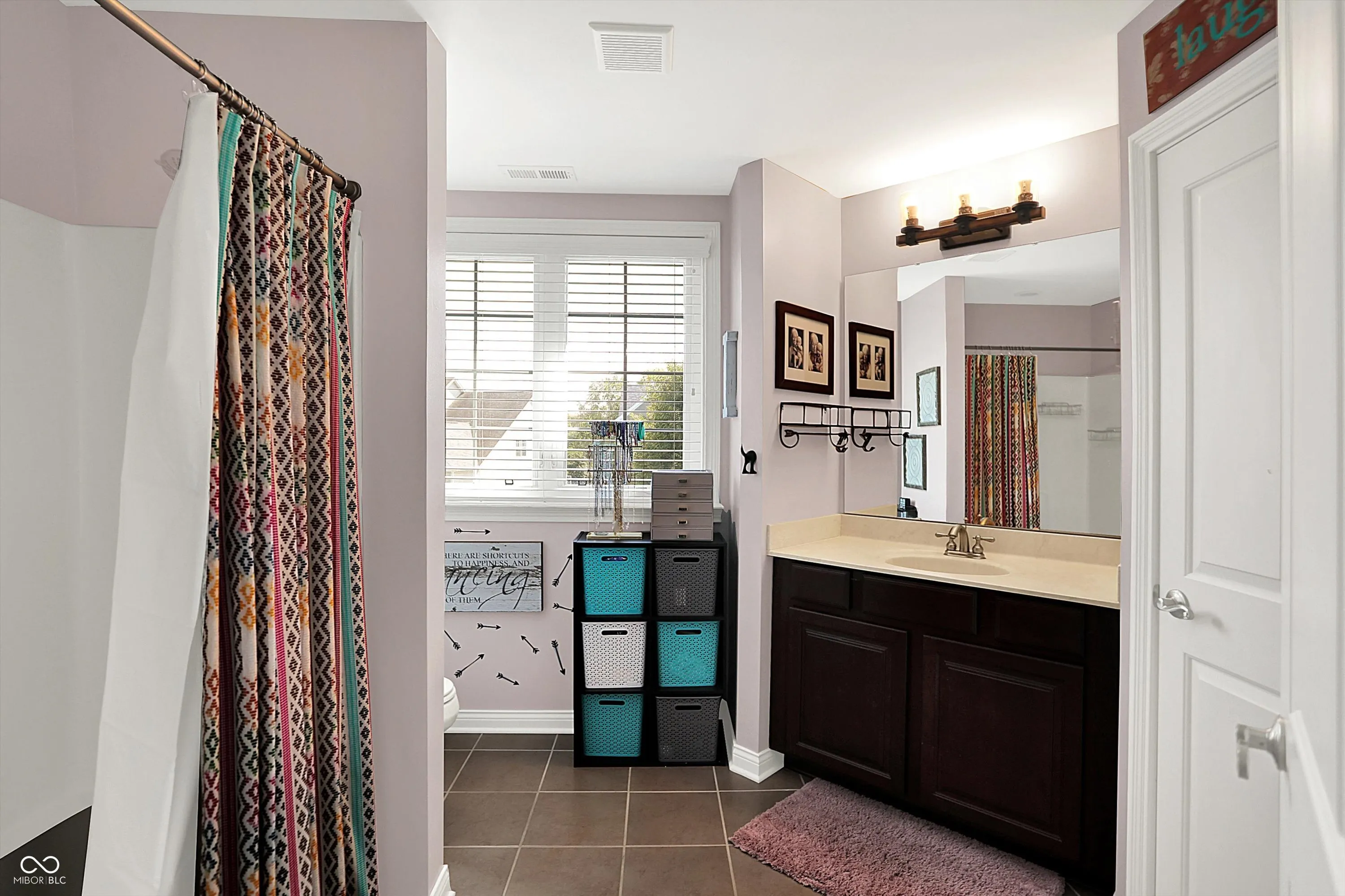 Fishers, Indiana 46037, United States, 5 Bedrooms Bedrooms, ,5 BathroomsBathrooms,Residential,Active,214028