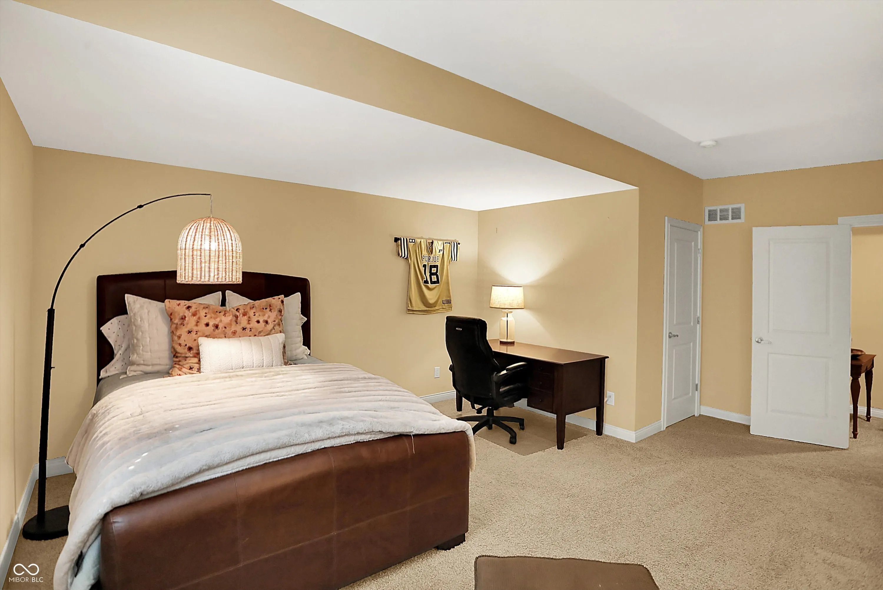 Fishers, Indiana 46037, United States, 5 Bedrooms Bedrooms, ,5 BathroomsBathrooms,Residential,Active,214028