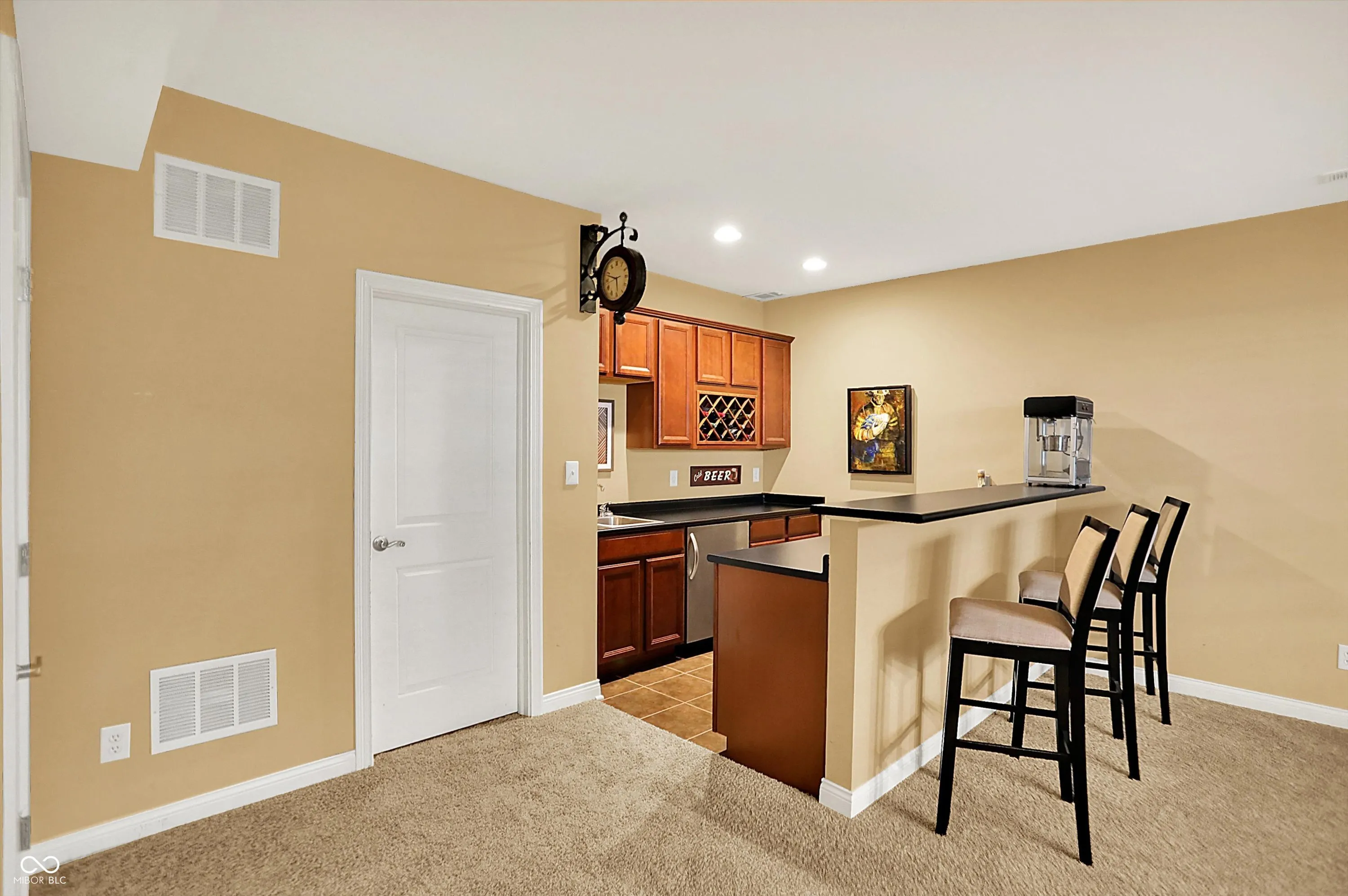 Fishers, Indiana 46037, United States, 5 Bedrooms Bedrooms, ,5 BathroomsBathrooms,Residential,Active,214028