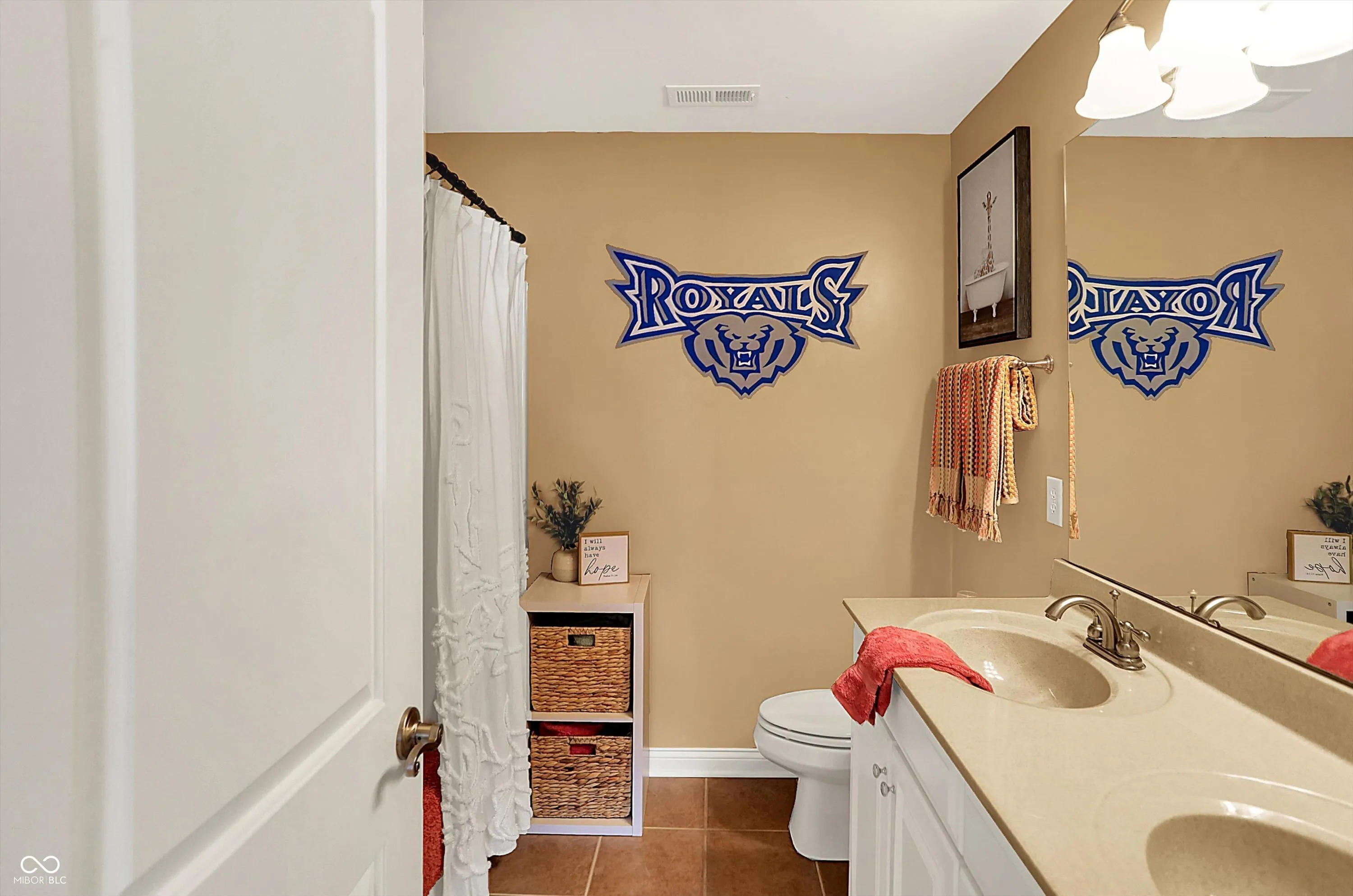 Fishers, Indiana 46037, United States, 5 Bedrooms Bedrooms, ,5 BathroomsBathrooms,Residential,Active,214028