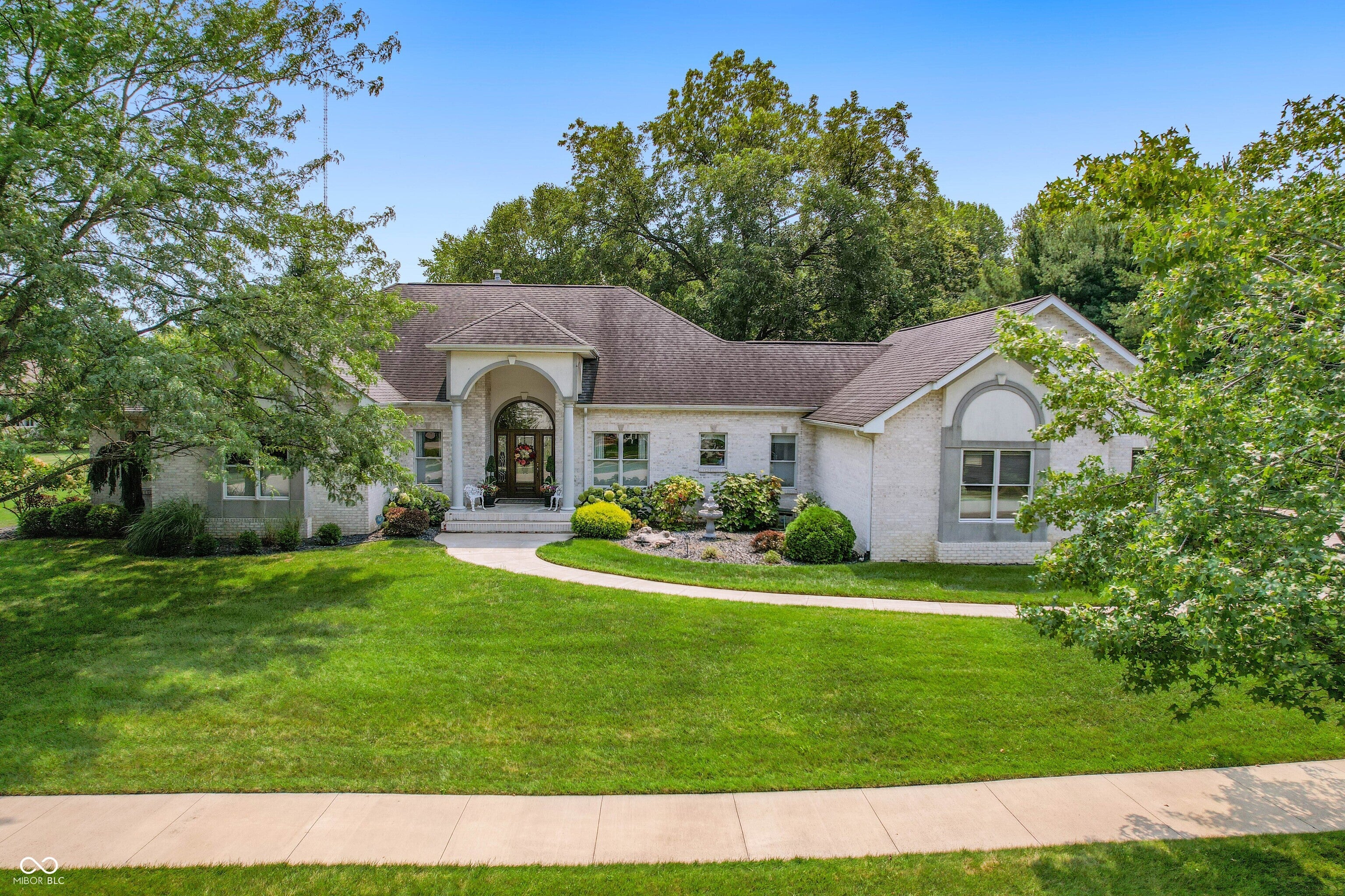 2541 W Apple Blossom Lane