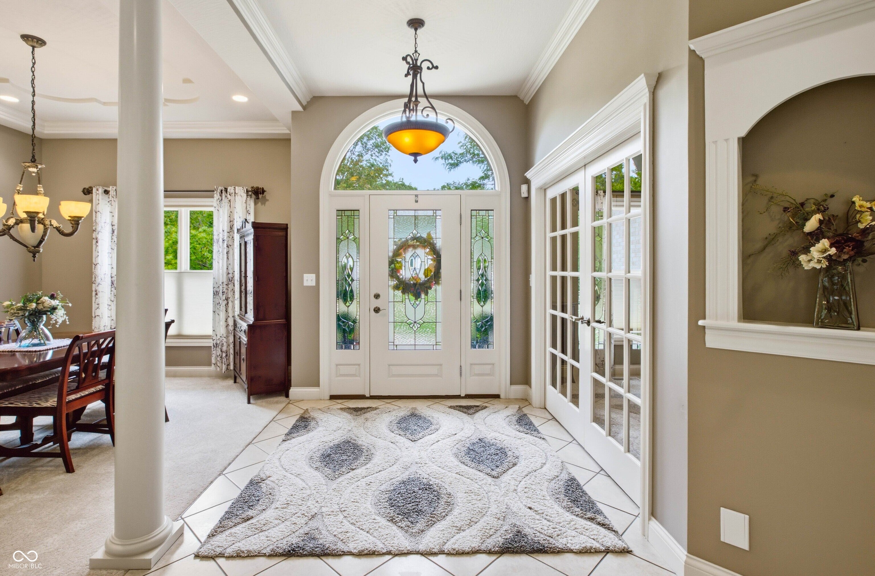 2541 W Apple Blossom Lane