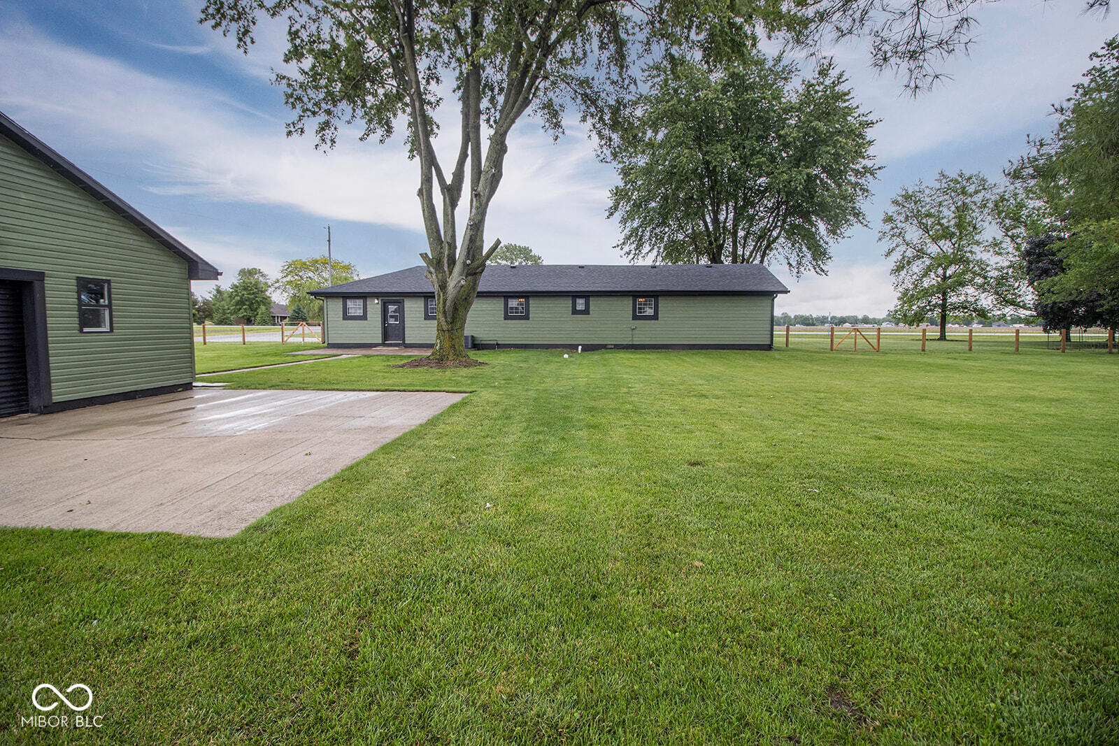 1018 S State Road 213