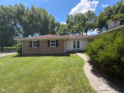 Photo of 6613 E 52nd Place, Indianapolis, IN 46226 (MLS # 22106404)