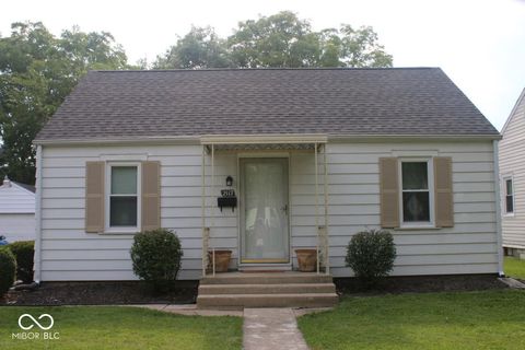 Photo of 2117 N Maplewood Avenue, Muncie, IN 47304 (MLS # 22069235)