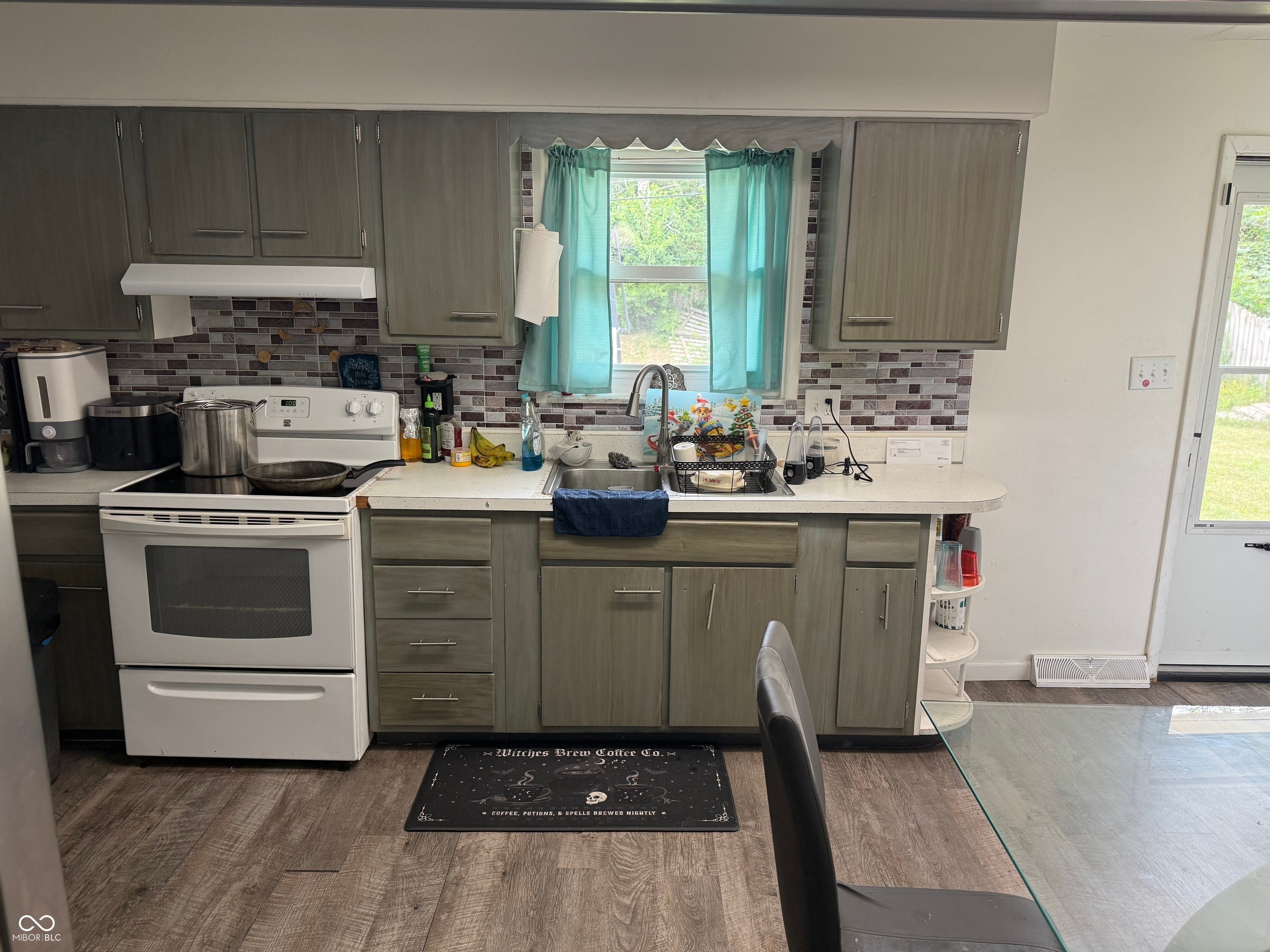 1205 Roseway Drive
