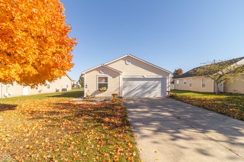 Photo of 765 Indigo Court, Greenfield, IN 46140 (MLS # 22071674)