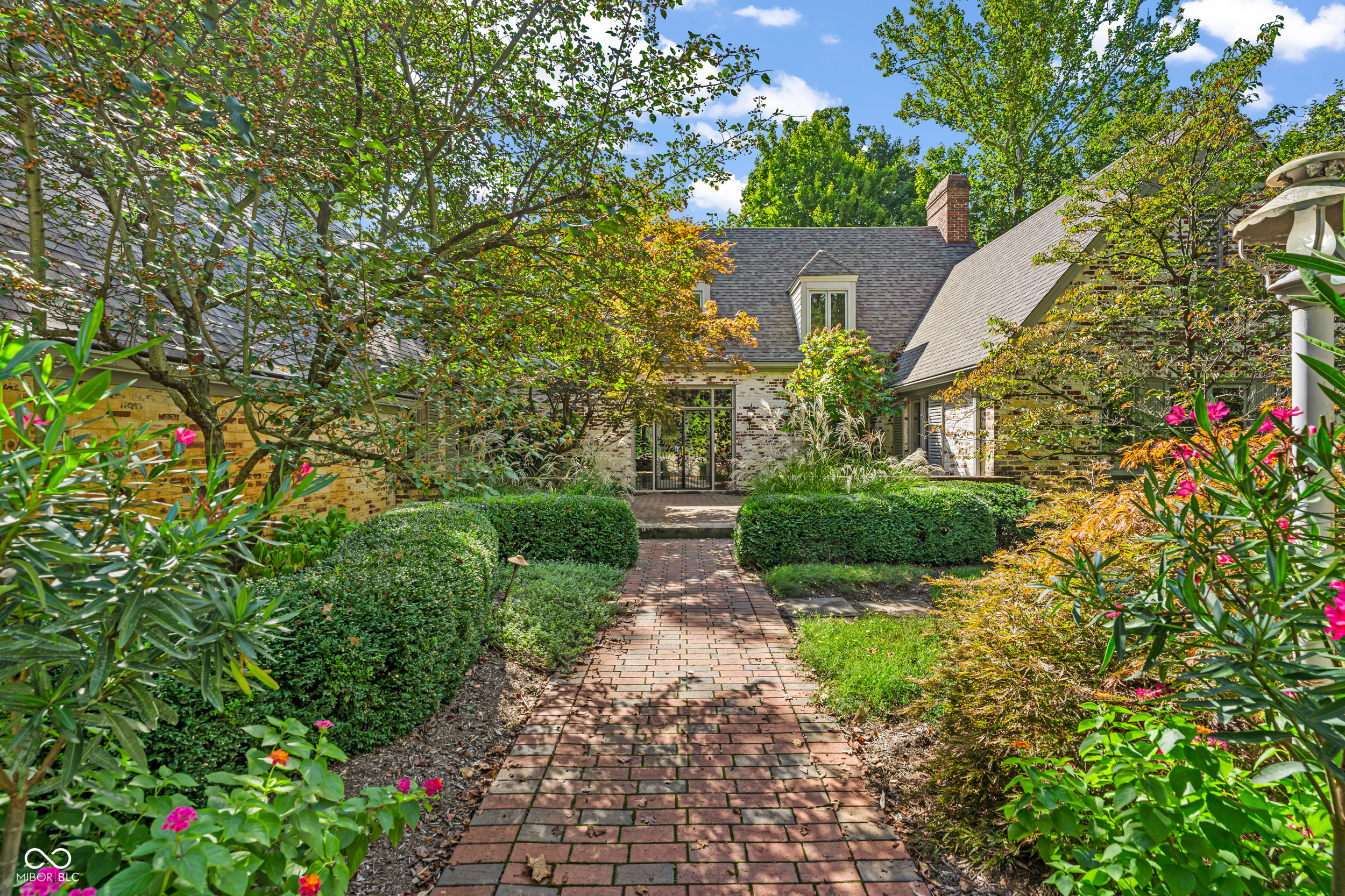 6047 Brokenhurst Road