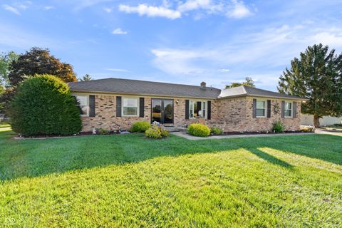 Photo of 309 N 350 W, Greenfield, IN 46140 (MLS # 22067893)