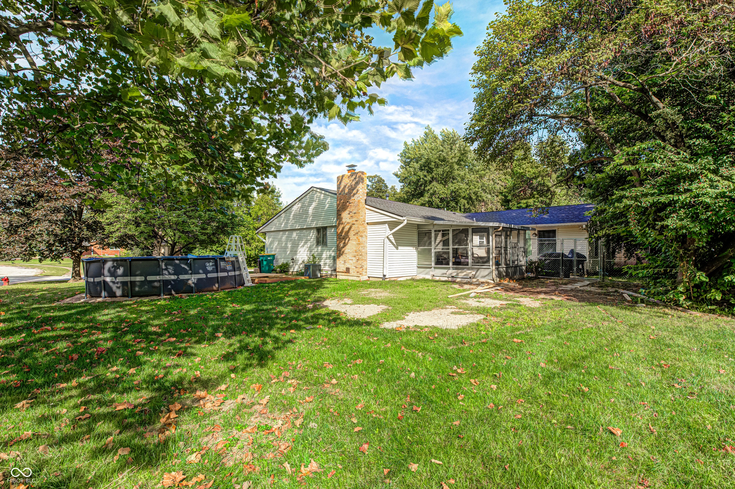 907 Cragwood Court