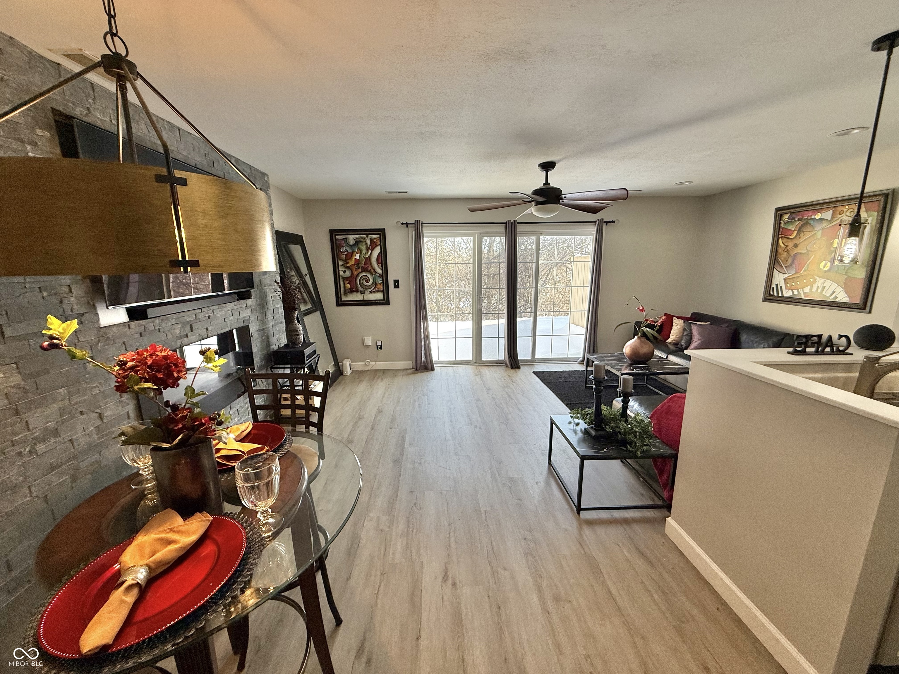 610 Bayberry Court W