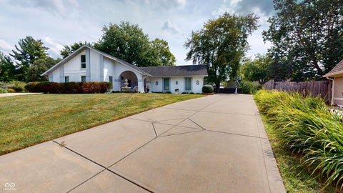 Photo of 611 Sun Valley Court, Indianapolis, IN 46217 (MLS # 22125287)