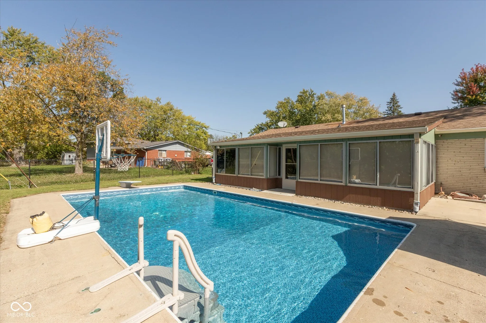 Indianapolis, Indiana 46219, United States, 4 Bedrooms Bedrooms, ,2 BathroomsBathrooms,Residential,Pending,27896