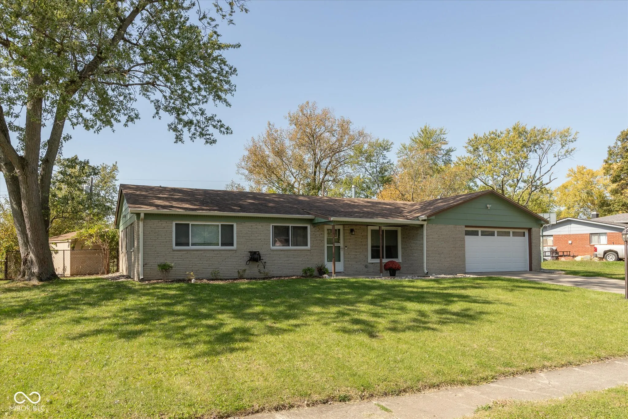 Indianapolis, Indiana 46219, United States, 4 Bedrooms Bedrooms, ,2 BathroomsBathrooms,Residential,Pending,27896