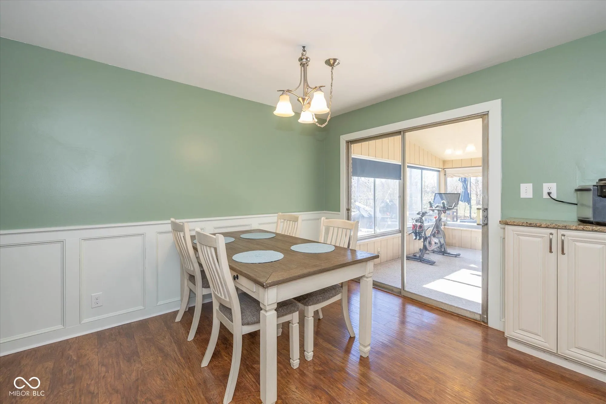 Indianapolis, Indiana 46219, United States, 4 Bedrooms Bedrooms, ,2 BathroomsBathrooms,Residential,Pending,27896