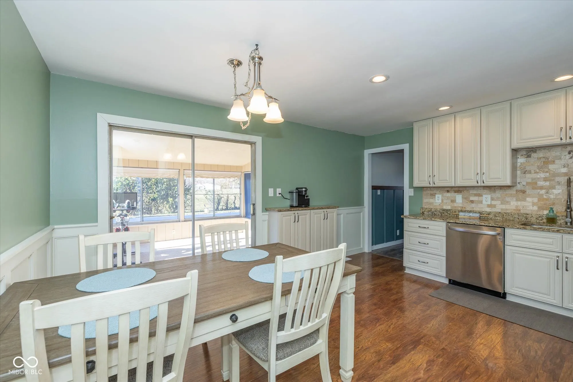 Indianapolis, Indiana 46219, United States, 4 Bedrooms Bedrooms, ,2 BathroomsBathrooms,Residential,Pending,27896