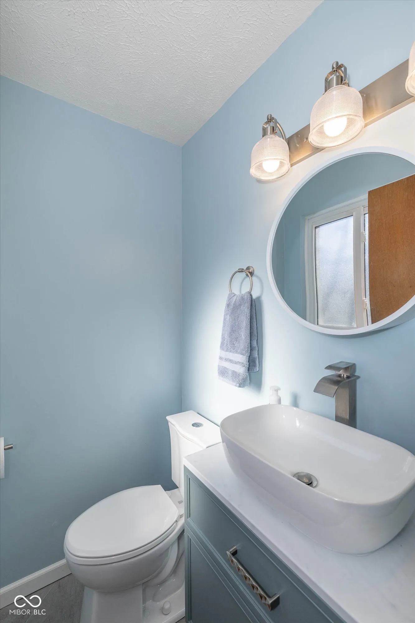 Indianapolis, Indiana 46219, United States, 4 Bedrooms Bedrooms, ,2 BathroomsBathrooms,Residential,Pending,27896