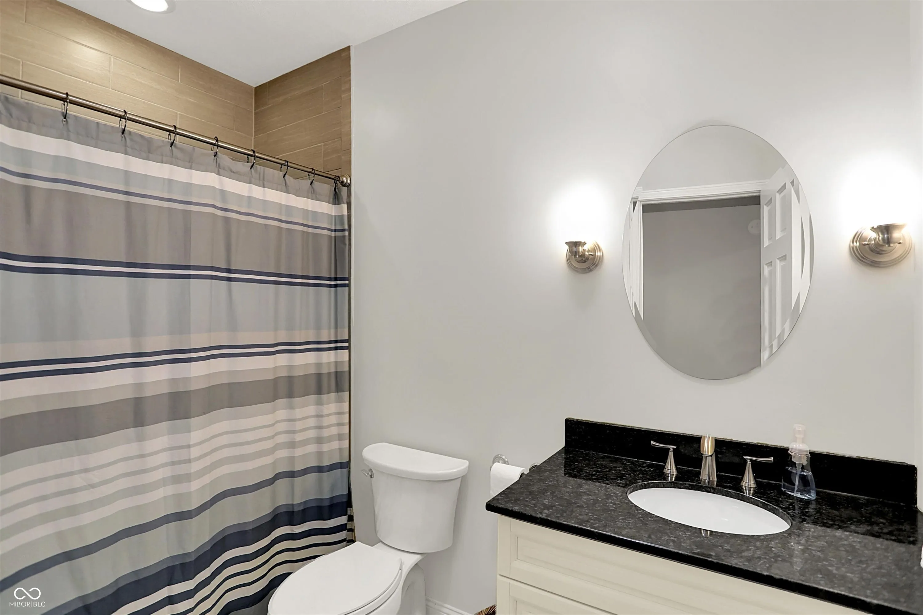 Indianapolis, Indiana 46236, United States, 5 Bedrooms Bedrooms, ,4 BathroomsBathrooms,Residential,Pending,156301