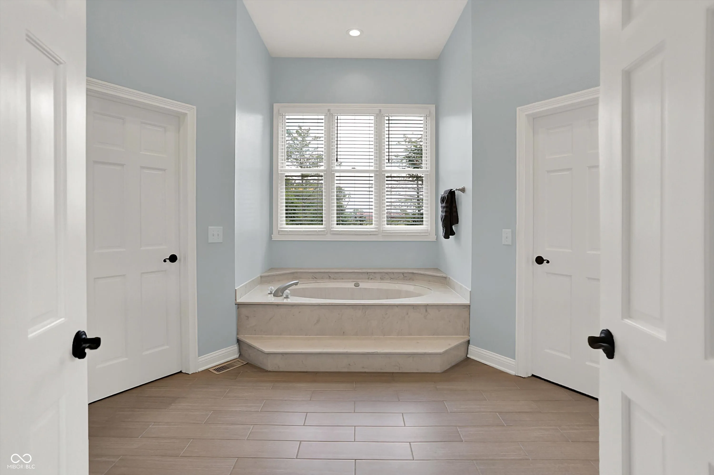 Indianapolis, Indiana 46236, United States, 5 Bedrooms Bedrooms, ,4 BathroomsBathrooms,Residential,Pending,156301