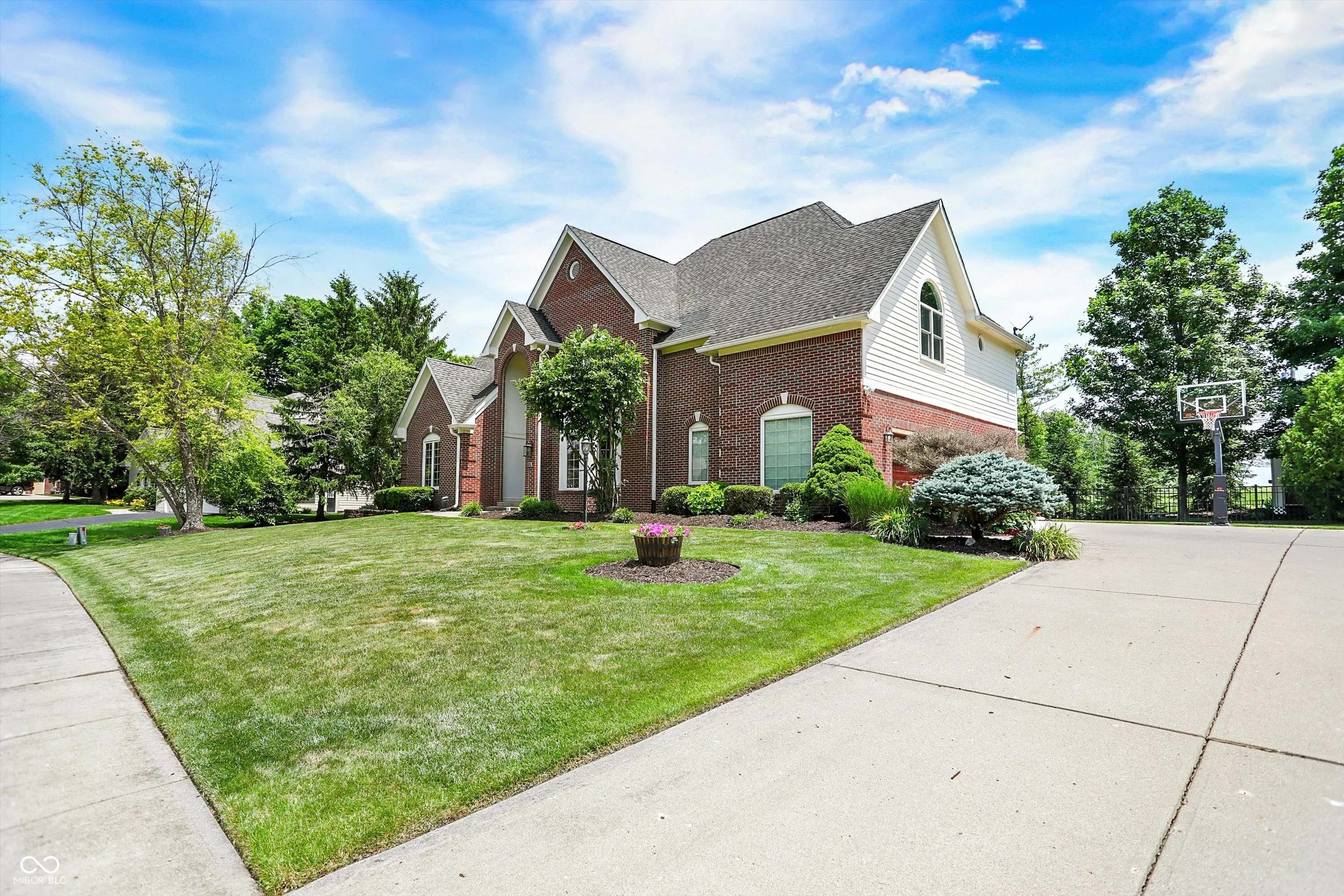 Indianapolis, Indiana 46236, United States, 5 Bedrooms Bedrooms, ,4 BathroomsBathrooms,Residential,Pending,156301