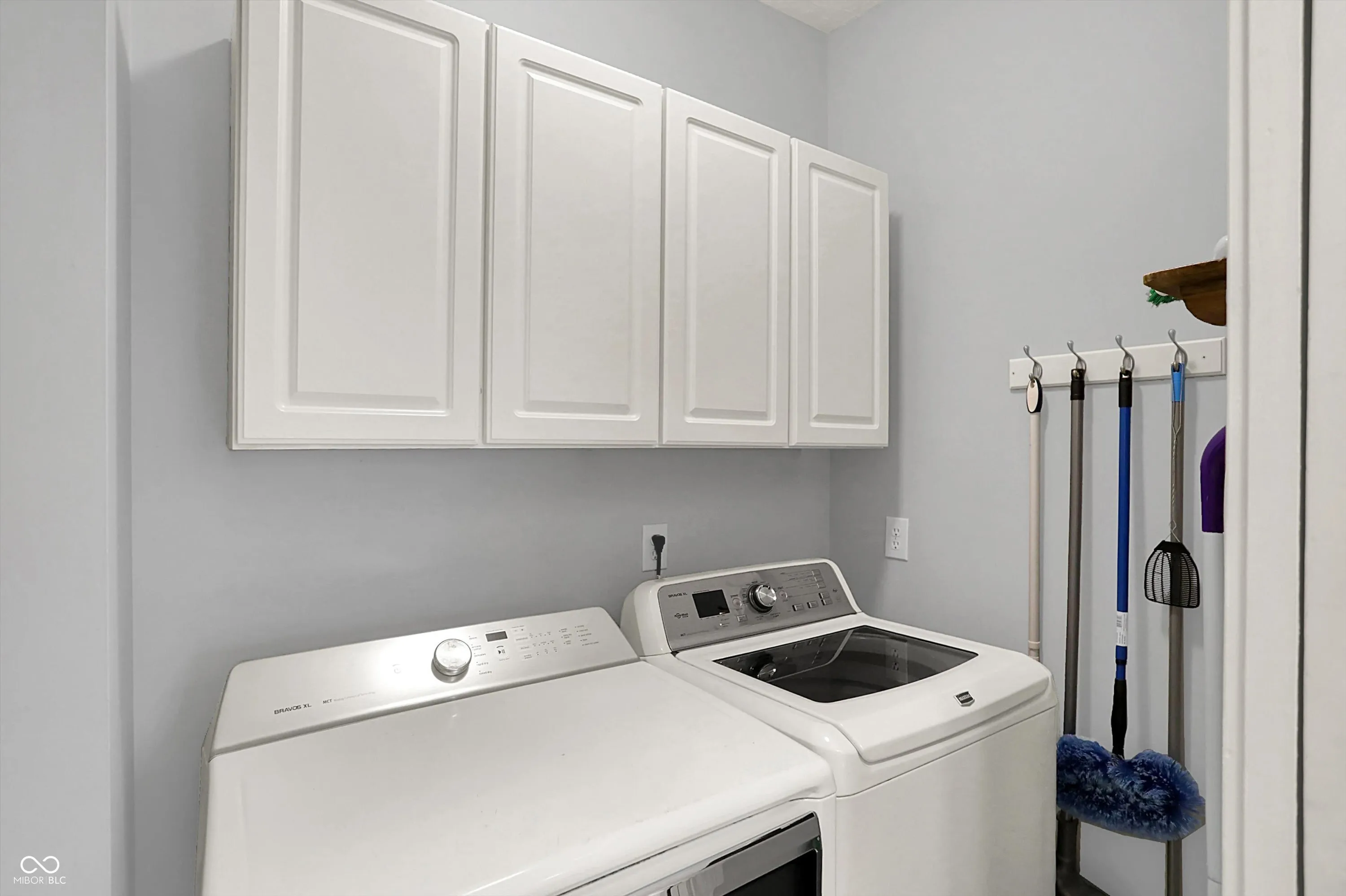 Indianapolis, Indiana 46236, United States, 5 Bedrooms Bedrooms, ,4 BathroomsBathrooms,Residential,Pending,156301