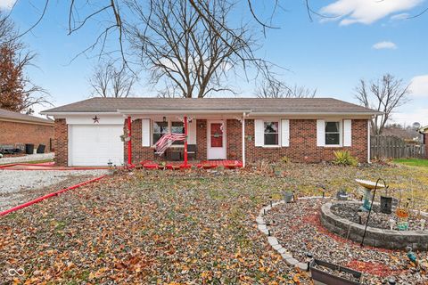 Photo of 602 Meadows Drive, Mooresville, IN 46158 (MLS # 22075532)