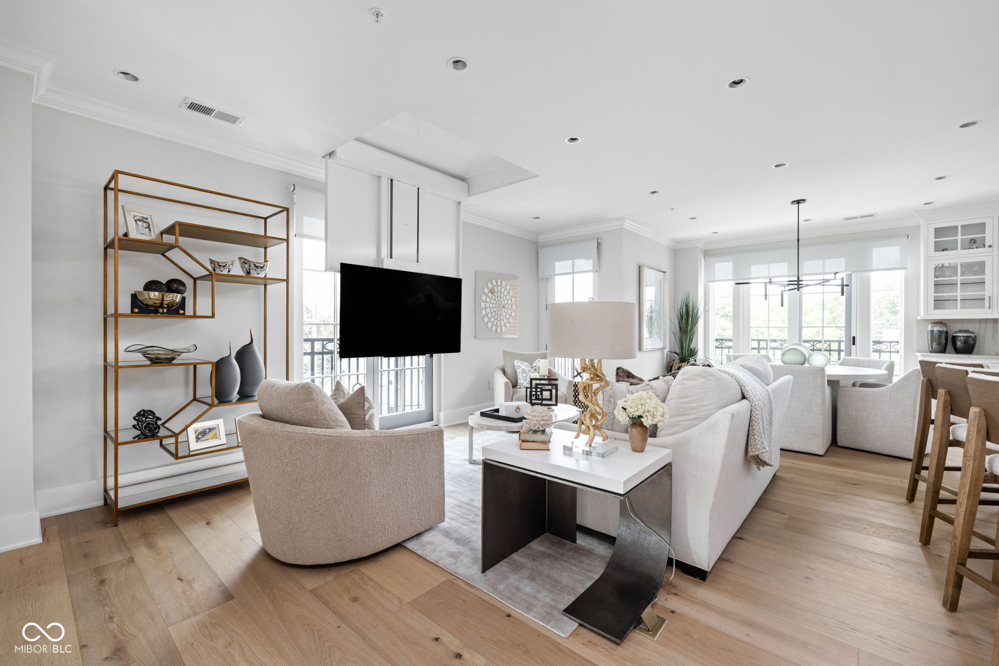 41 N Rangeline Road C305