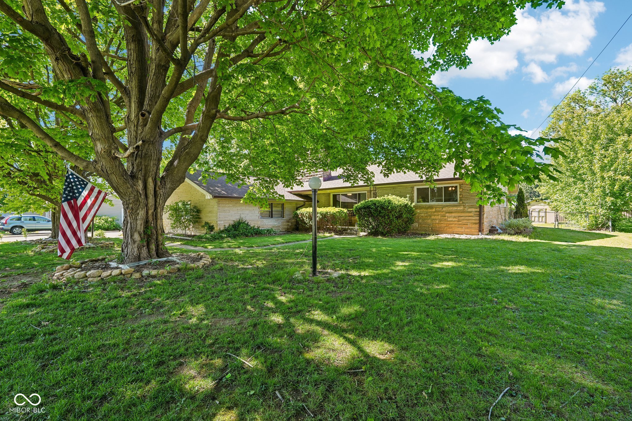 320 Maple Street
