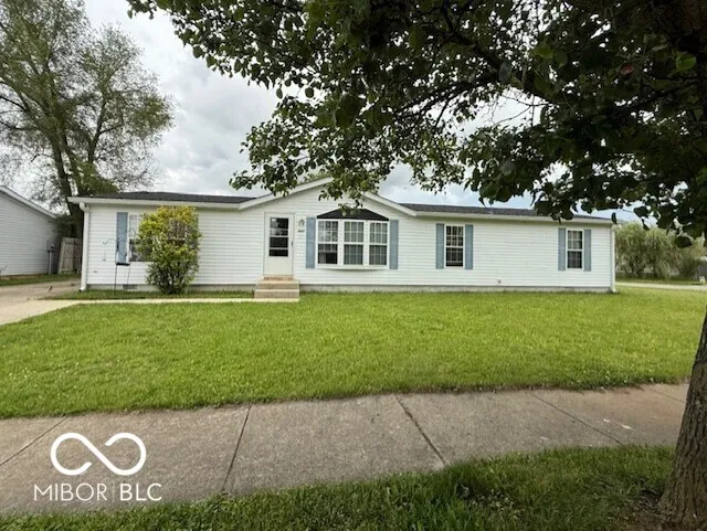 Columbus, Indiana 47203, United States, 4 Bedrooms Bedrooms, ,2 BathroomsBathrooms,Residential,Pending,128628