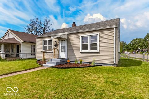 Photo of 1924 E Minnesota Street, Indianapolis, IN 46203 (MLS # 22096566)