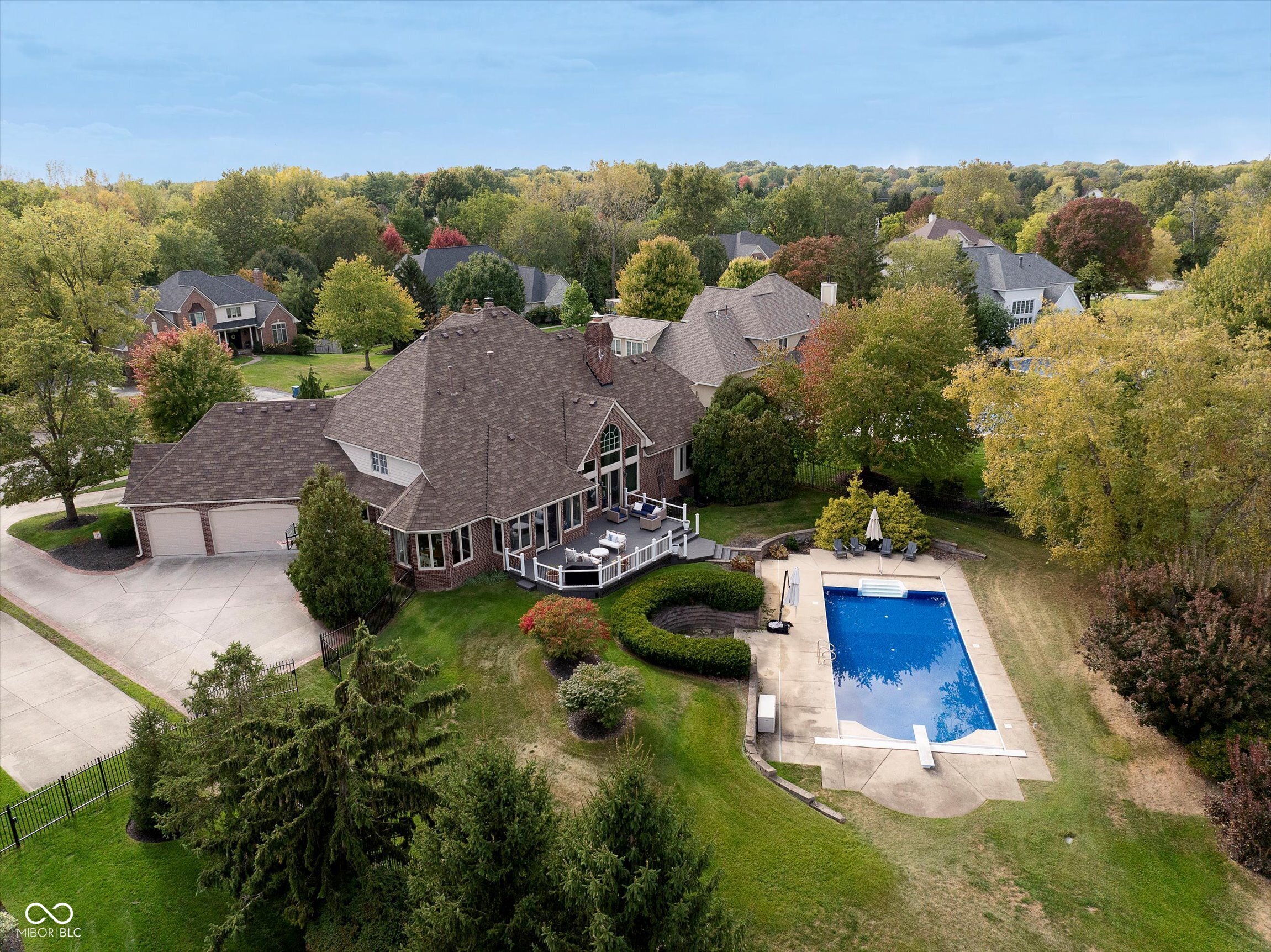 4904 Deer Ridge Drive S