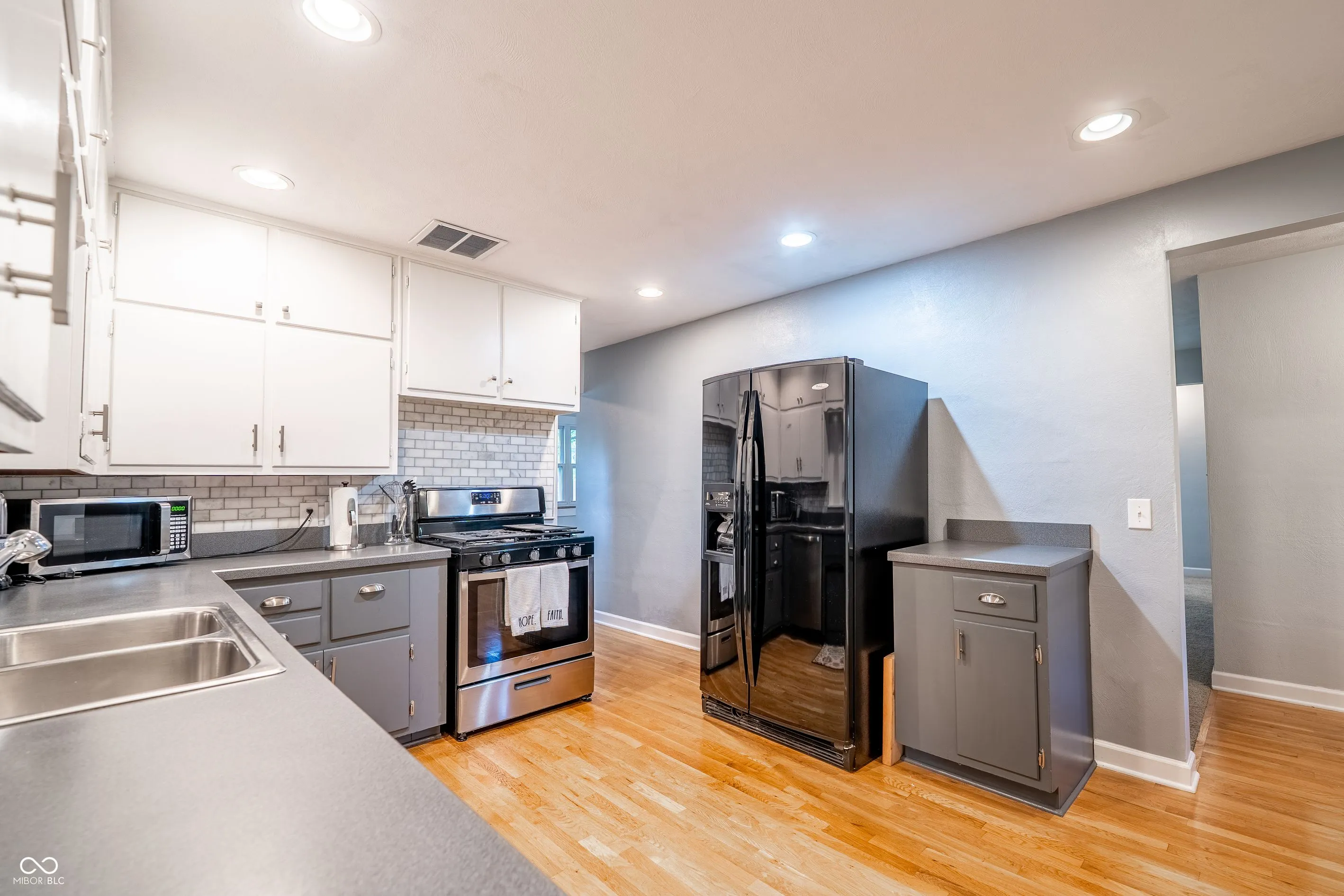 Indianapolis, Indiana 46220, United States, 3 Bedrooms Bedrooms, ,2 BathroomsBathrooms,Residential,Active,229099