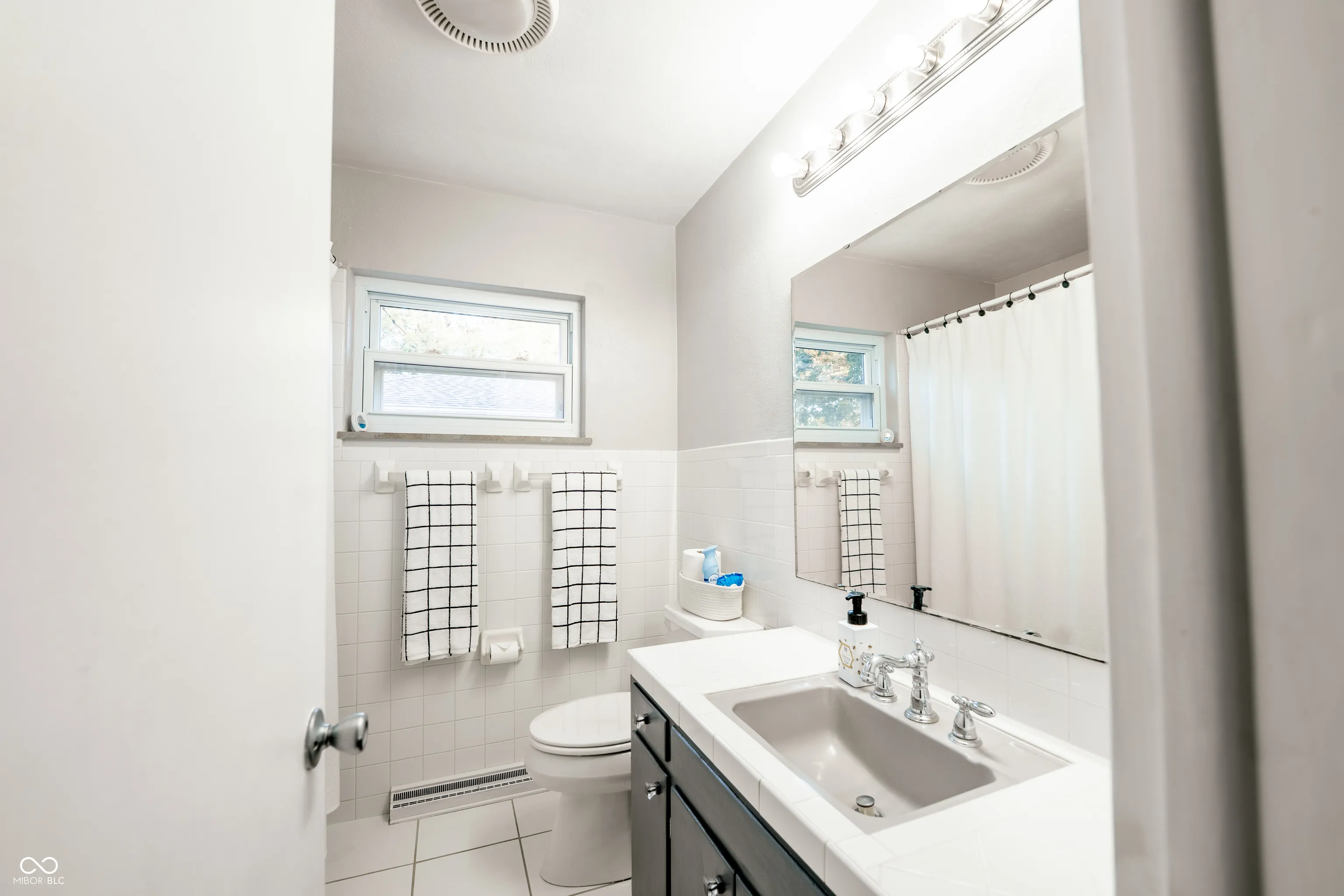 Indianapolis, Indiana 46220, United States, 3 Bedrooms Bedrooms, ,2 BathroomsBathrooms,Residential,Active,229099