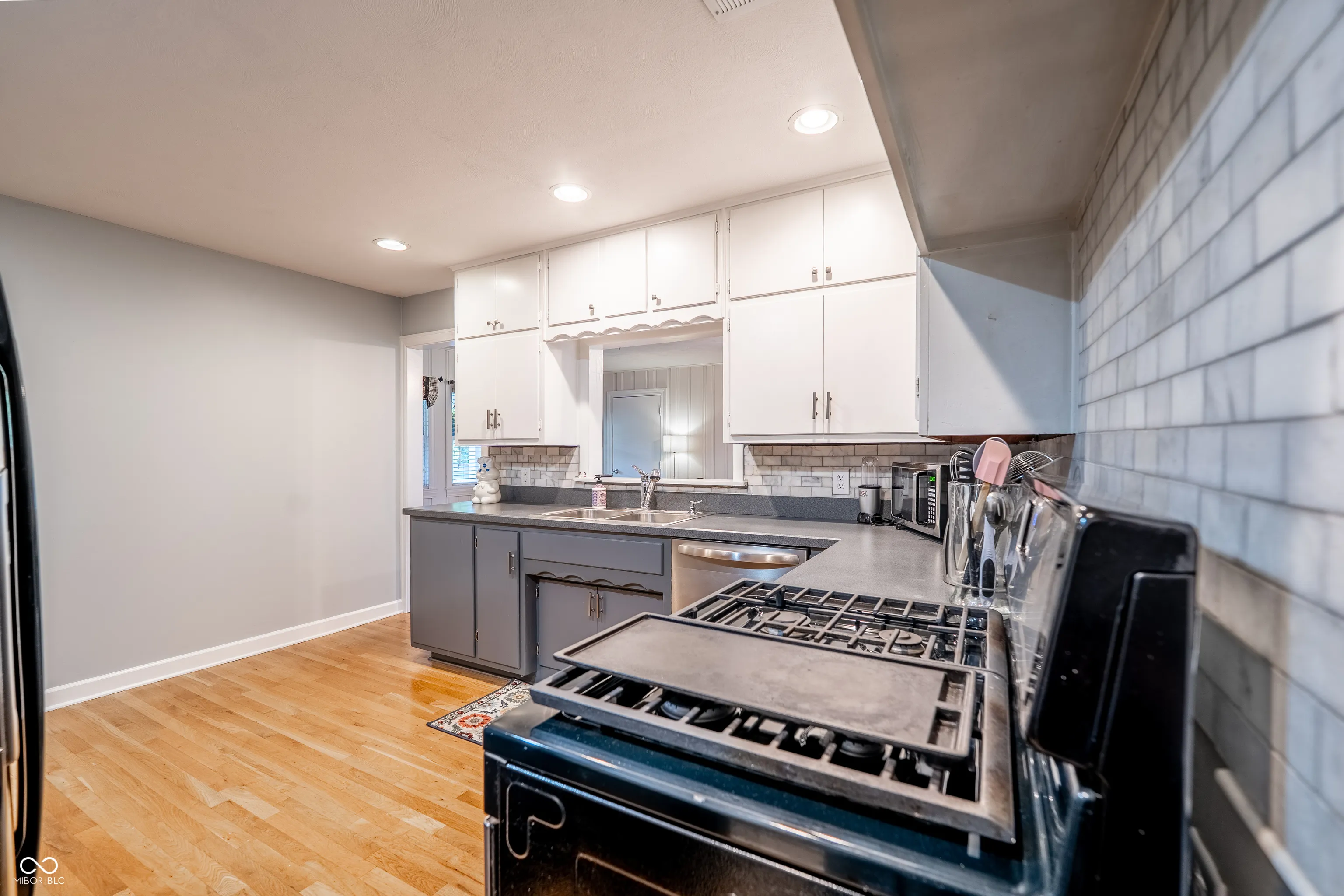 Indianapolis, Indiana 46220, United States, 3 Bedrooms Bedrooms, ,2 BathroomsBathrooms,Residential,Active,229099