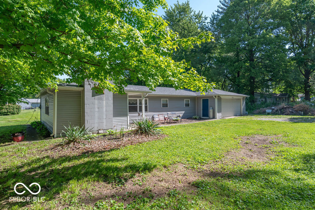 5850 E Lambert Lane