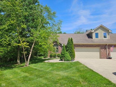Photo of 1755 Walnut Trace, Greenfield, IN 46140 (MLS # 22101724)