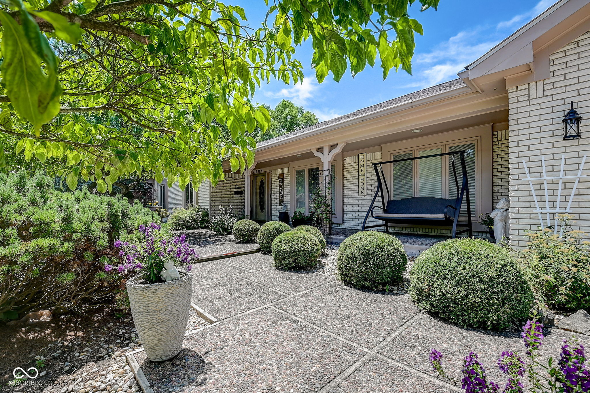 2204 Center Drive